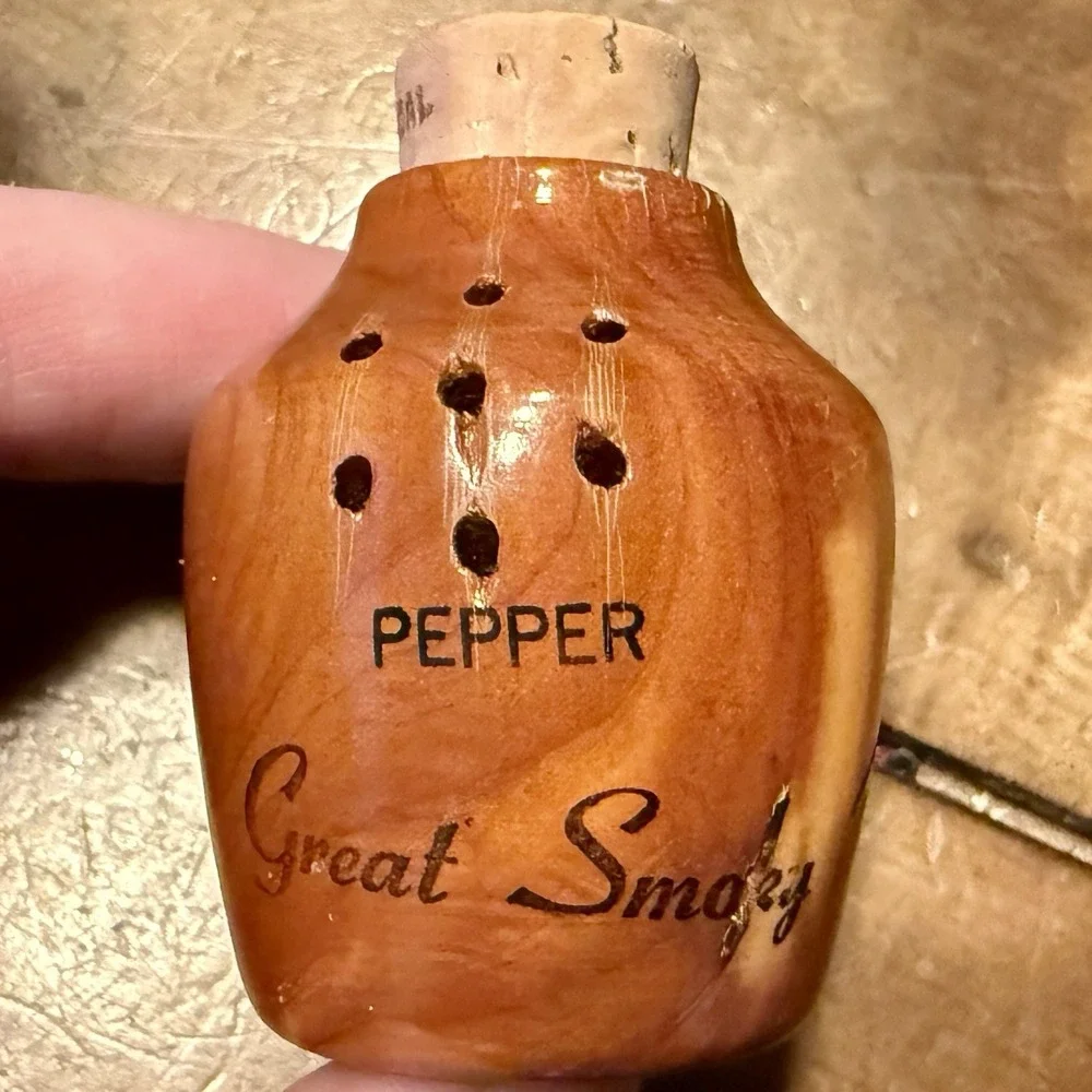 VTG Souvenir MCM Wood Moonshine Jugs Salt Pepper Shakers Great‎ Smokey Mountains